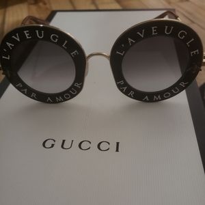 Gucci sunglasses New!!!